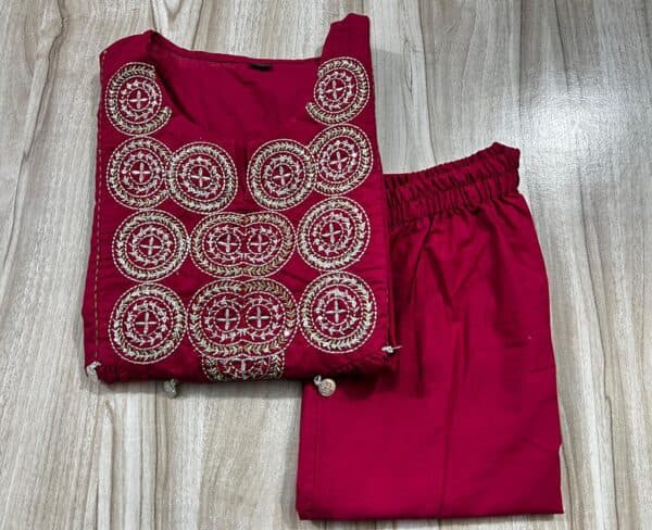 Women’s traditional kurta set