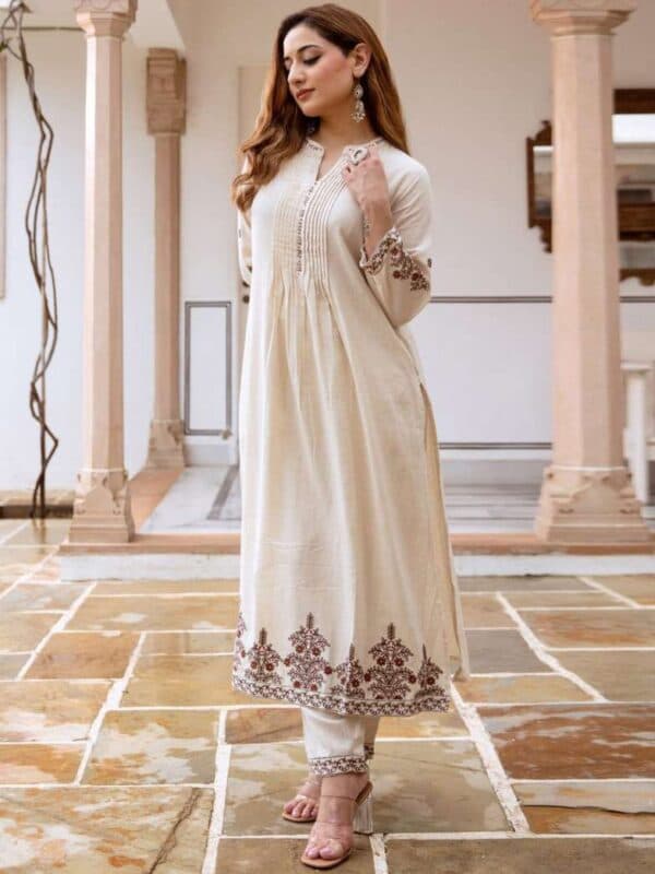 Stylish Women’s Kurta set alternate view