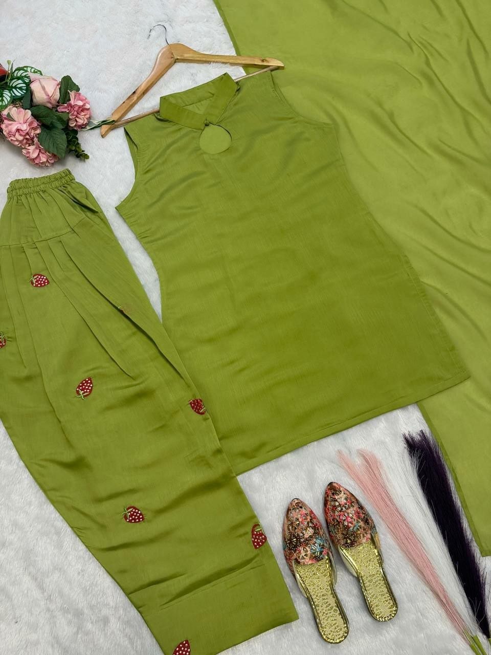 Premium Mal Chanderi Cotton Suit Set - view 4