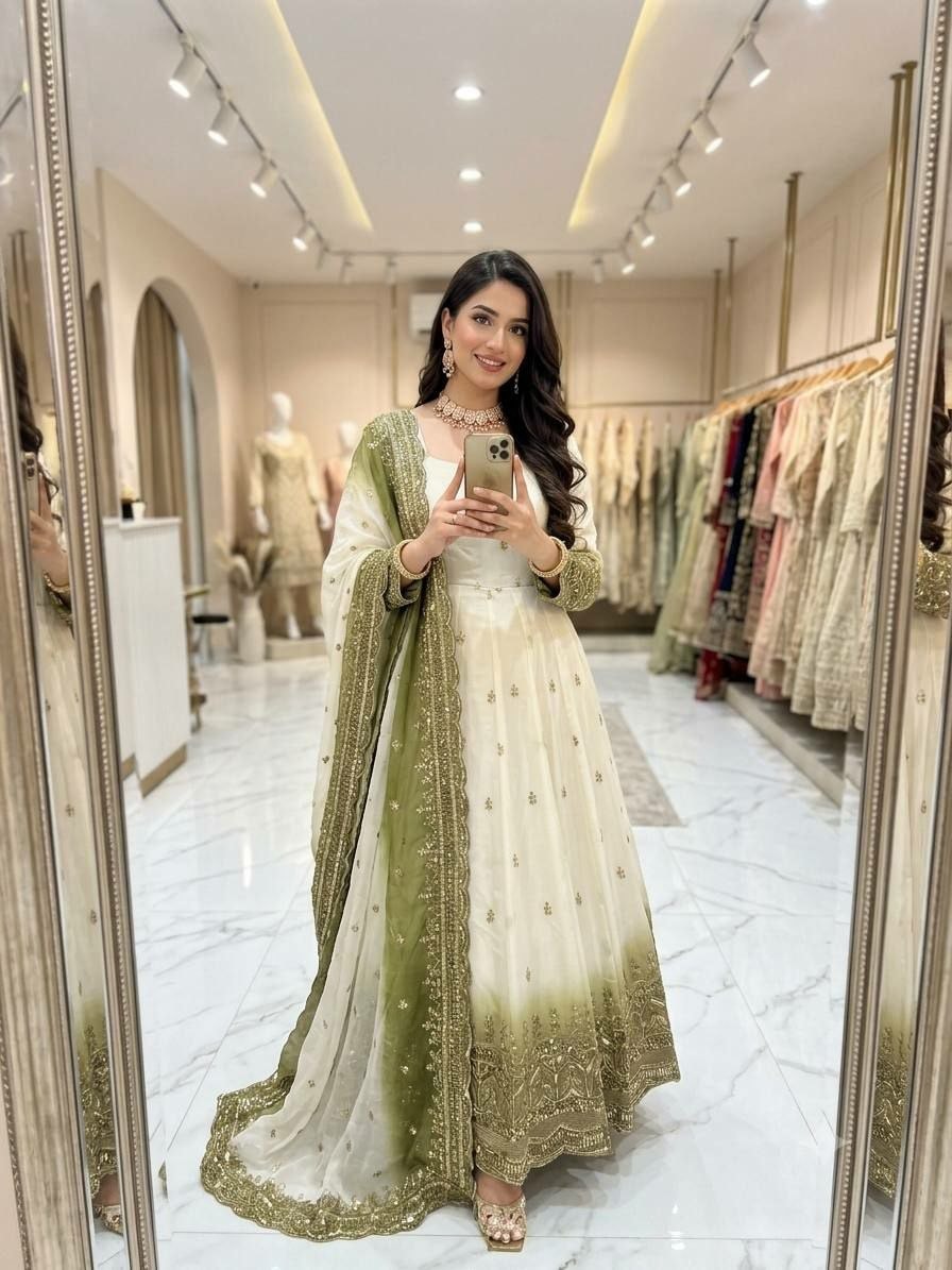 Pure Star Georgette Anarkali Gown Set - Green - view 3