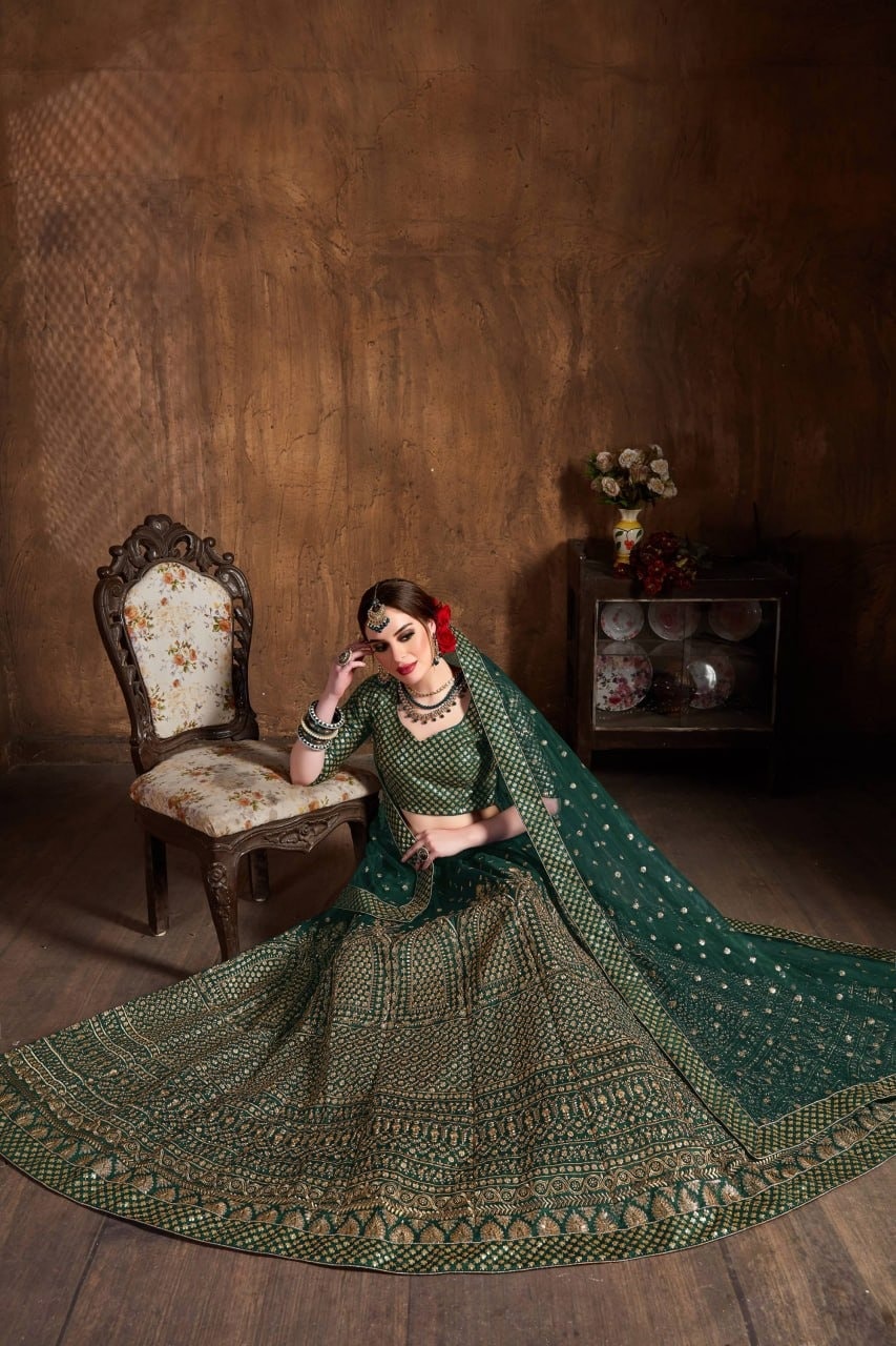 Deep emerald green lehenga Choli Set - view 5