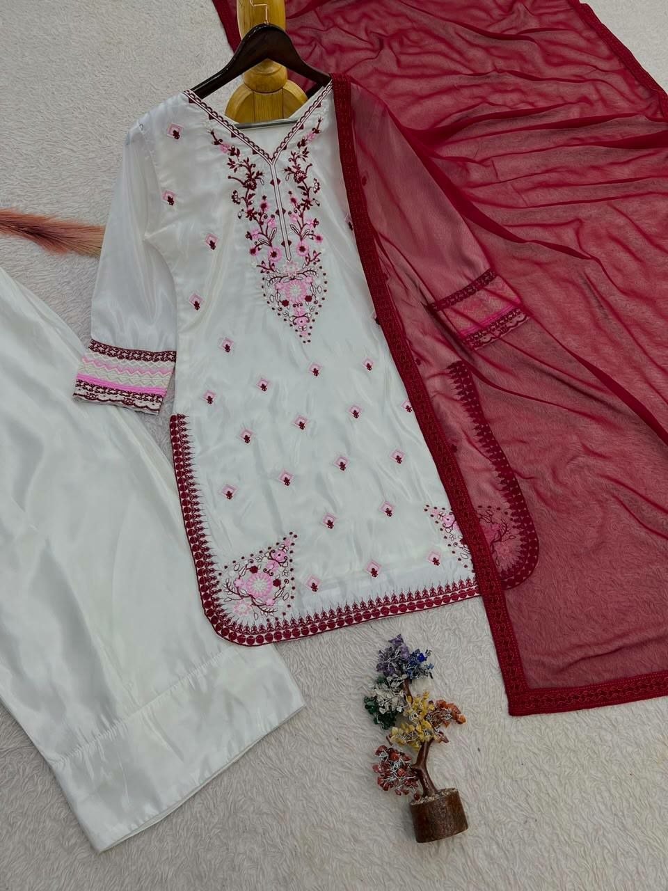 Premium HO Silk Suit Set - view 5