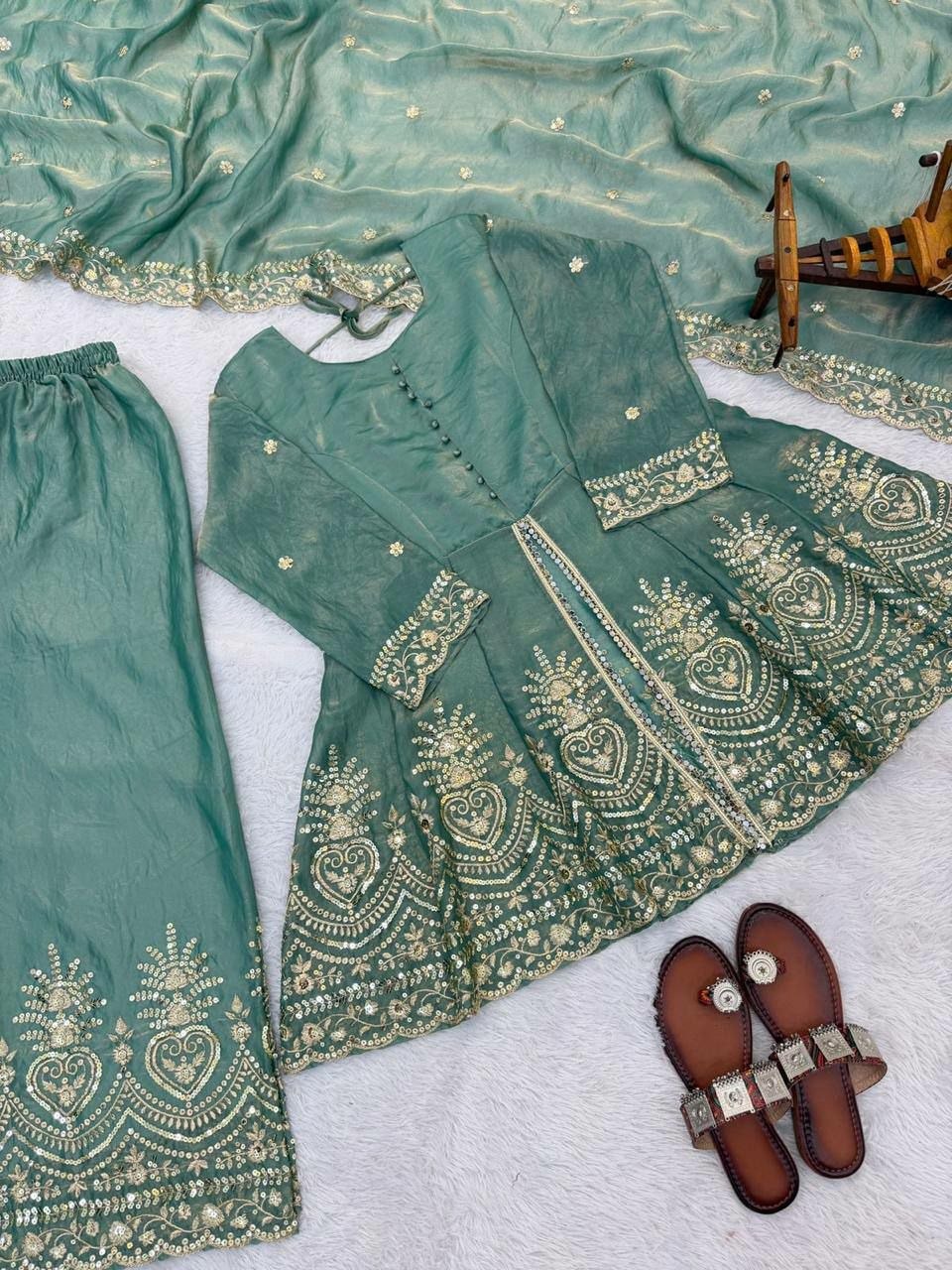 Fendy Silk Suit Set - view 5