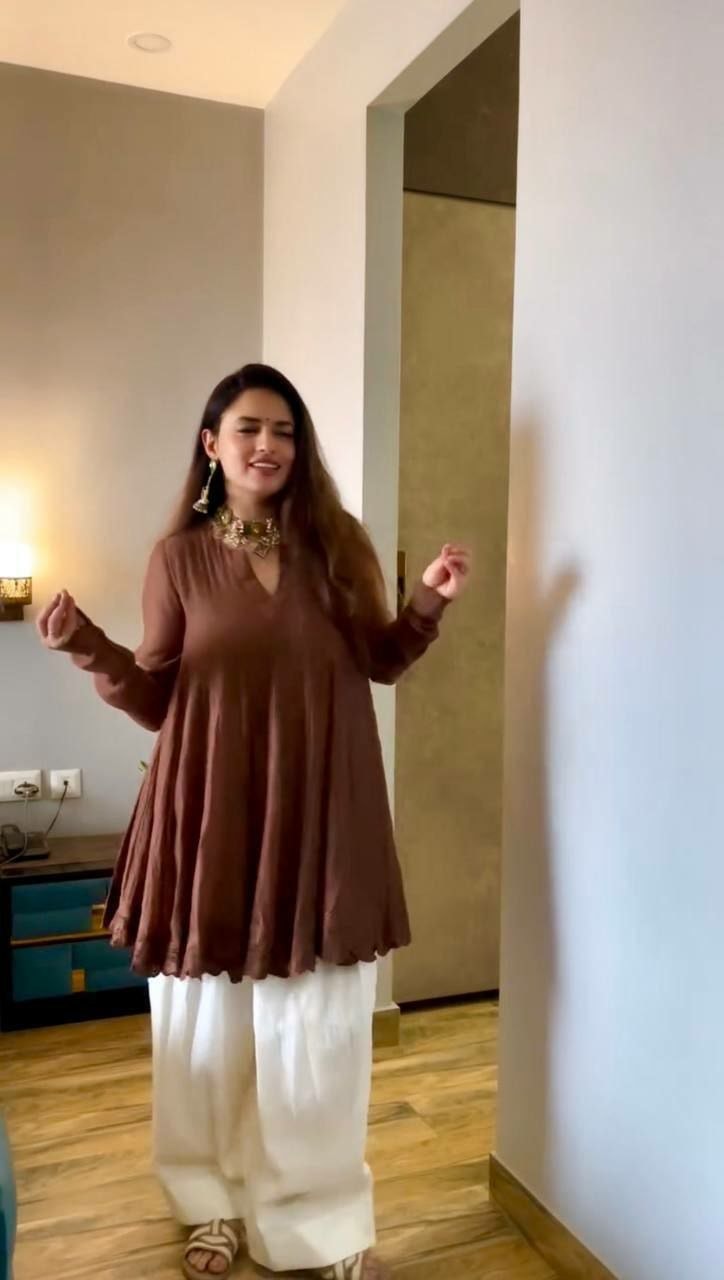 Heavy Mal Chanderi Suit set - view 2
