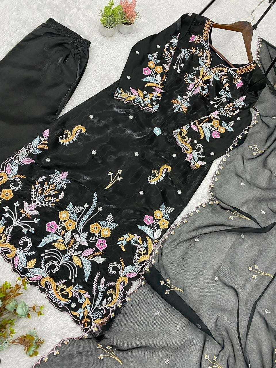 Premium Glass Roman Silk Suit Set