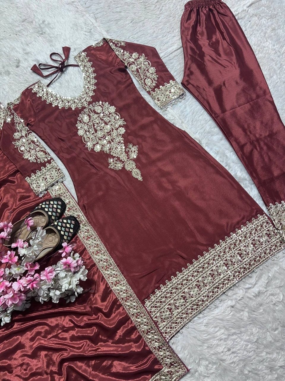 Pure Heavy Chinnon Silk Suit Set - view 4