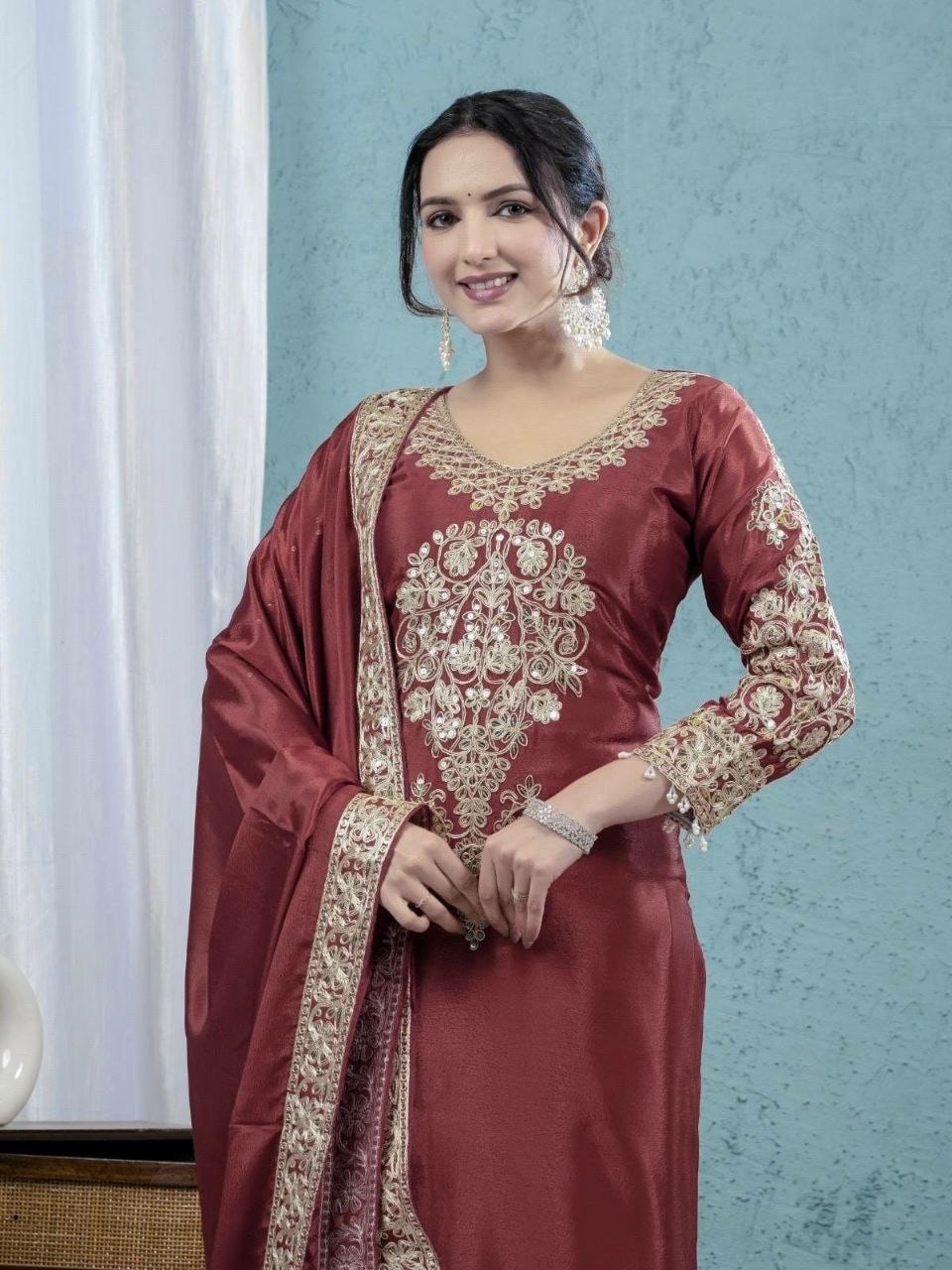 Pure Heavy Chinnon Silk Suit Set - view 5