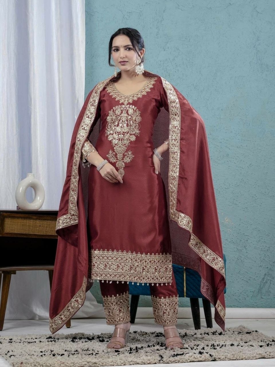 Pure Heavy Chinnon Silk Suit Set - view 3
