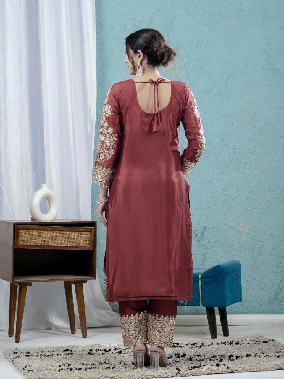 Pure Heavy Chinnon Silk Suit Set - view 2