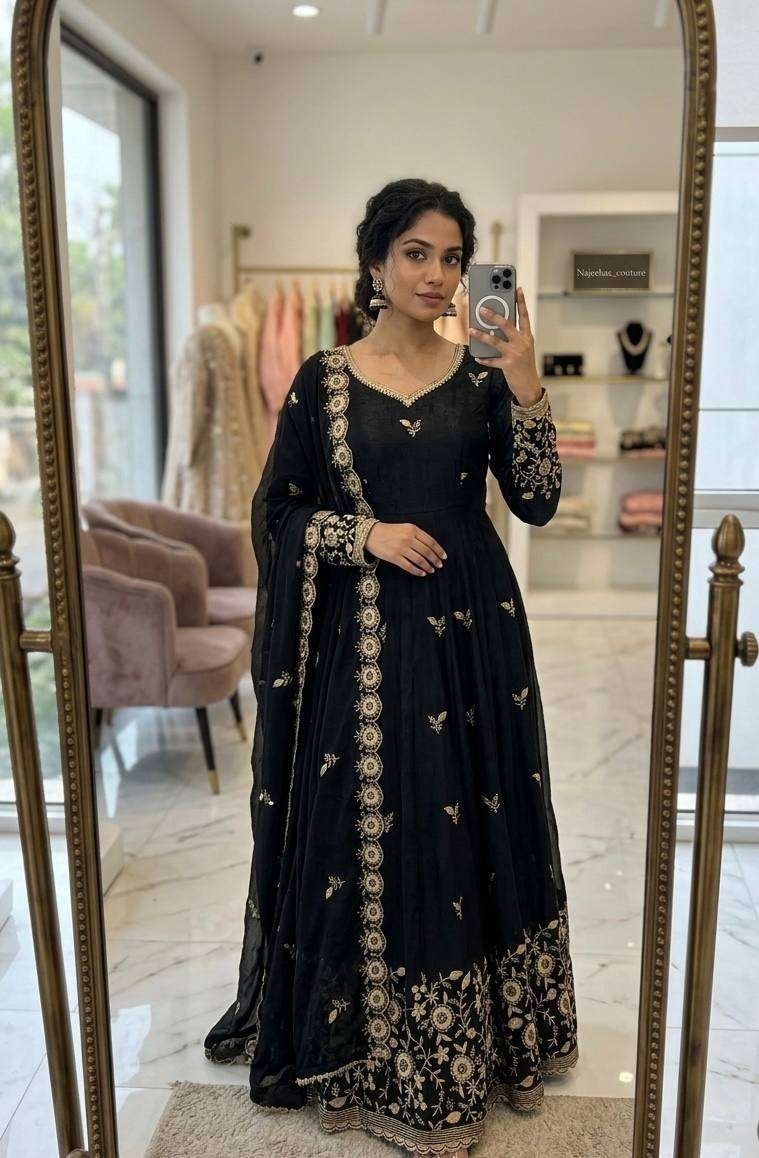 Pure Fendy Satin Silk Anarkali Suit Set - Black - view 1