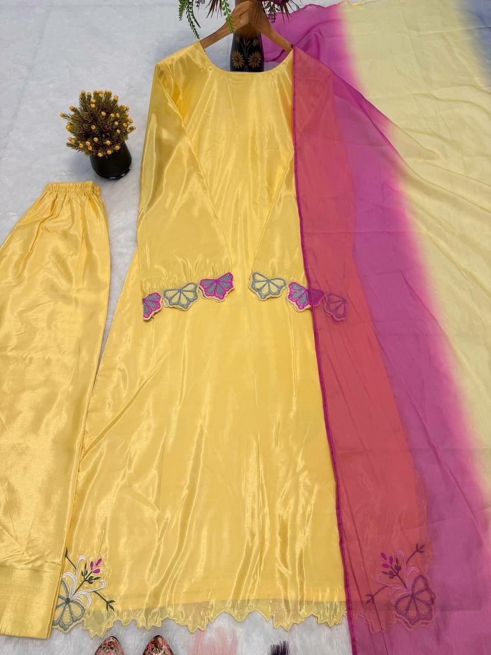 Pure Heavy HO Silk Salwar Suit Set - view 3