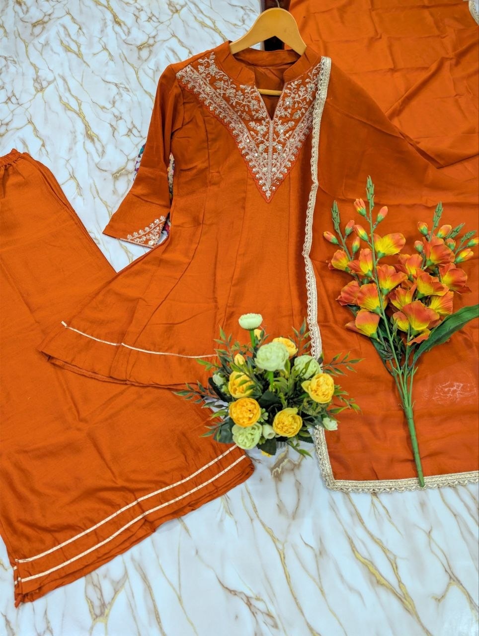 Heavy Vichitra Silk kurta set - Orange - view 2