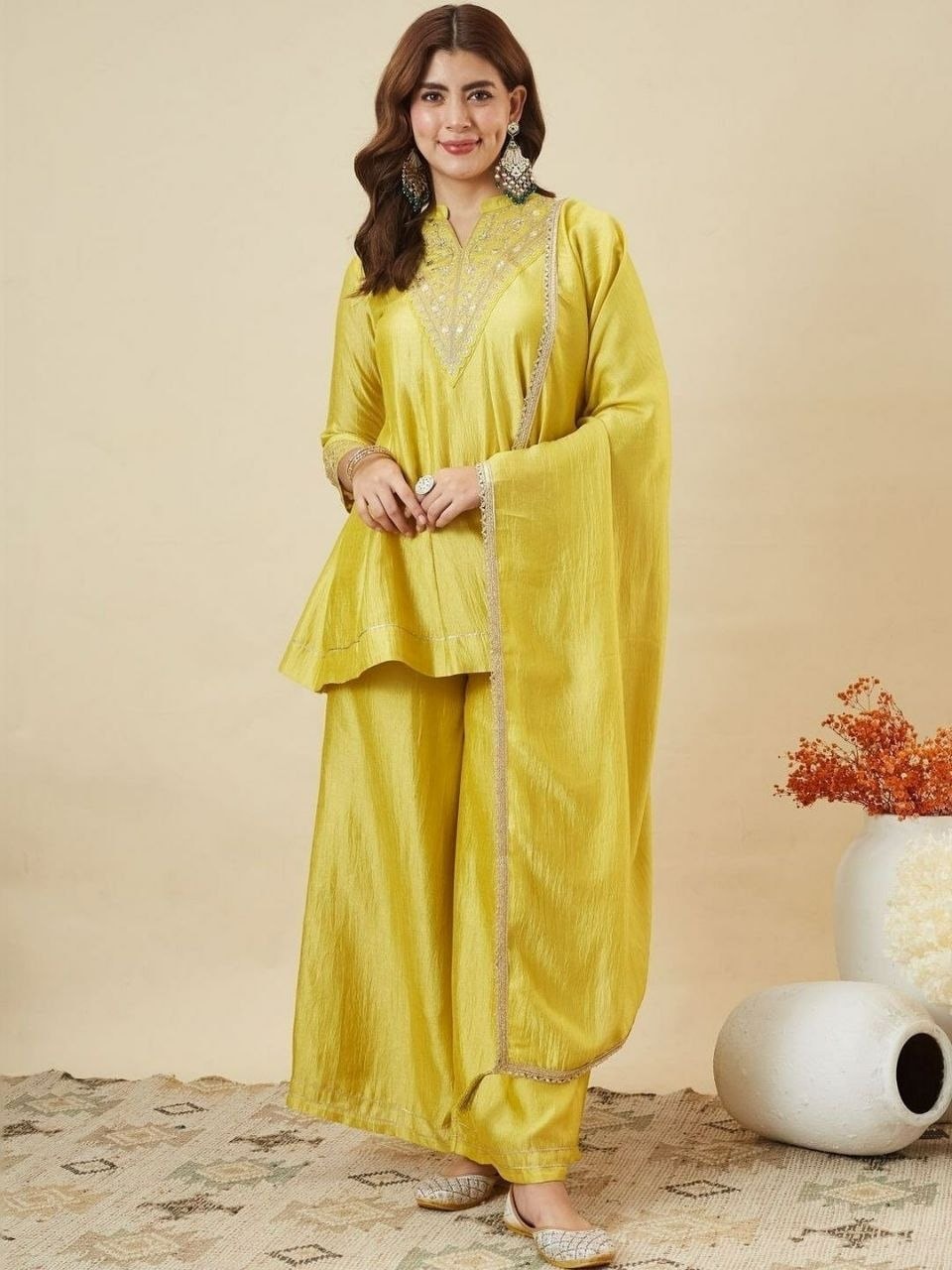 Heavy Vichitra Silk kurta set - Yellow - view 3