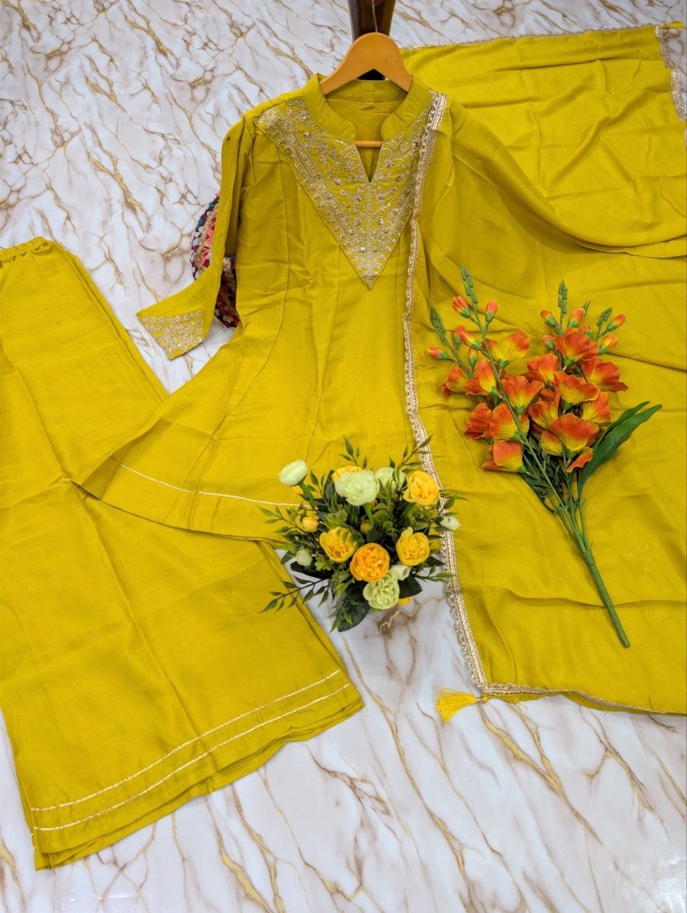 Heavy Vichitra Silk kurta set - Yellow - view 2