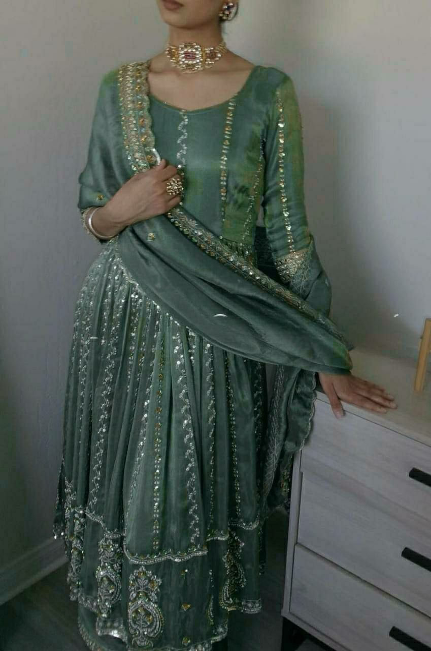 Premium Natural Crepe Suit Set - view 3