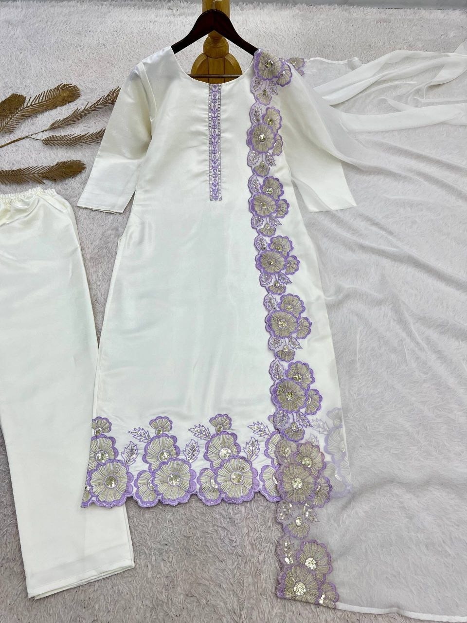 Heavy Roman Glass Silk Suit Set - view 2