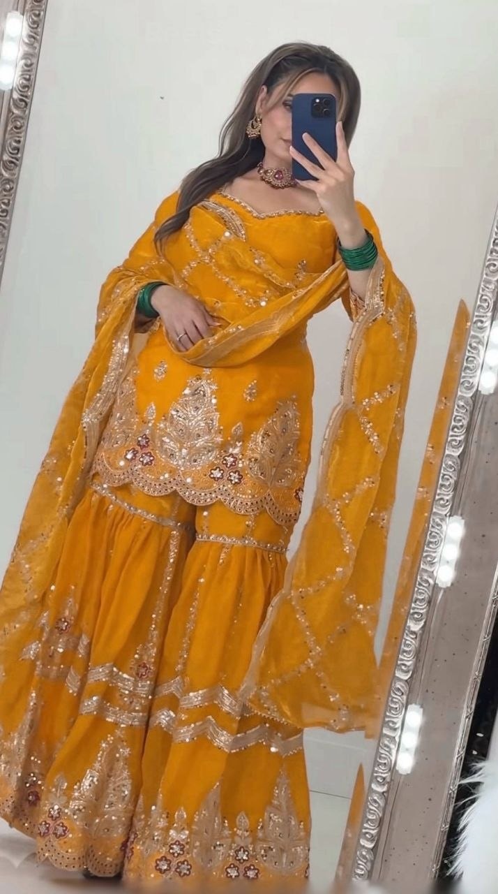 Heavy Fandy Crush Material Salwar Suit Set - view 3